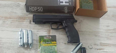 Buenas

se vende Pistola UMAREX HDP50, calibre .50, a estrenar.
Funcionamiento por CO2, pero nunca ha 01