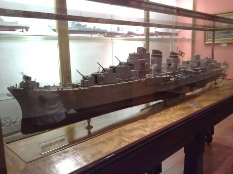 Acabo de visitar el Museo Naval de Madrid.
Como ya sufrimos con el traslado del Museo del Ejército de 51