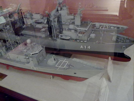 Acabo de visitar el Museo Naval de Madrid.
Como ya sufrimos con el traslado del Museo del Ejército de 61