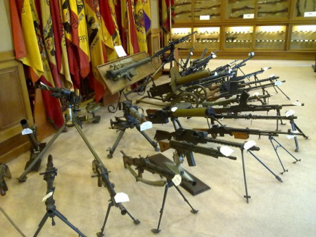 Acabo de visitar el Museo Naval de Madrid.
Como ya sufrimos con el traslado del Museo del Ejército de 71