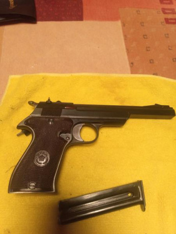 Vendo pistola Star de calibre 22 lr perfecta de funcionamiento por 140 más portes. 00