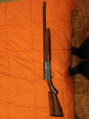 Hola estoy buscando una escopeta Browning o FN Auto 5 en buen estado en calibre 12 o 20. Si es de cañón 101