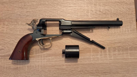 Vendo revolver Uberti New Army conversion de 8" 45 Colt, esta en libro de colecionista con certificado 02