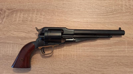 Vendo revolver Uberti New Army conversion de 8" 45 Colt, esta en libro de colecionista con certificado 00