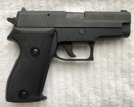 En venta SIG SAUER P225
Prácticamente de estreno, está guiada en A como arma de defensa.
Completa con 01