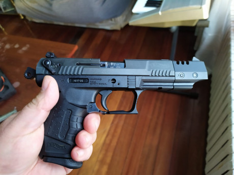 Vendo pistola Walther P22 con dos cañones, uno corto y el Target.
Va con maletín y dos cargadores.
Incluyo 10