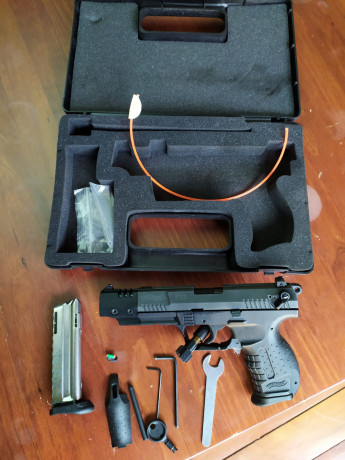 Vendo pistola Walther P22 con dos cañones, uno corto y el Target.
Va con maletín y dos cargadores.
Incluyo 22