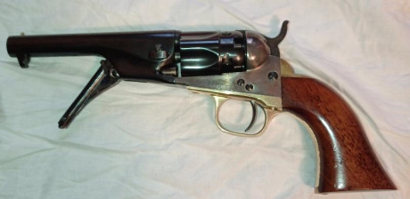 Colt Police 1862 cal.36 Aldo Uberti, está guiado en AE, lo doy con la llave para desmontar las chimeneas 10