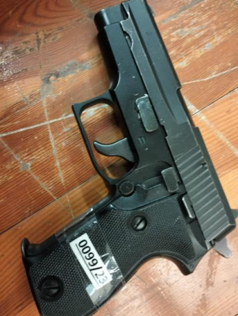 pongo a la venta esta pistola de un amigo fallecido , esta en intervencion de armas por lo que no se puede 02