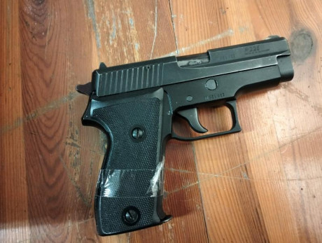 pongo a la venta esta pistola de un amigo fallecido , esta en intervencion de armas por lo que no se puede 00