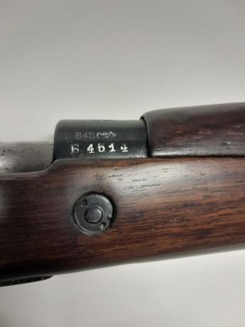 Vendo mauser yugo 24/47.
Es del 1943, con todas las marcas coincidentes.
La madera está en muy buen estado, 10