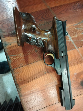 pongo a la venta esta pistola de un amigo fallecido , esta en intervencion de armas por lo que no se puede 00