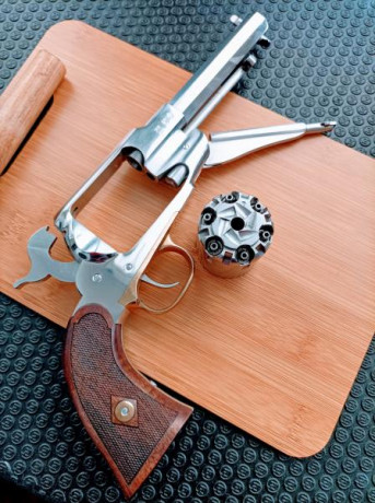 Se vende revólver, de Pietta, Remington New Model Army 1858, c. 44 y 5½", de acero inoxidable Zigrinata 10