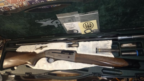 Se vende escopeta semiutomatica Beretta A400 xplor único o se cambia ajustando la diferencia si fuese 00