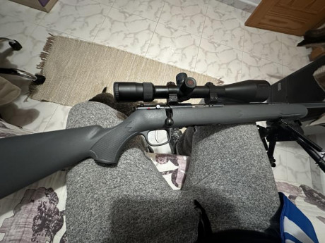 Buenas noches.

Vendo rifle savage de cerrojo, calibre 17hmr, con pocos tiros disparados. 

Se entrega 01