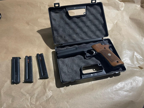 Saludos a todos  ,  vende un buen amigo está 422  en muy buen estado , por dejar el tiro con arma corta 02