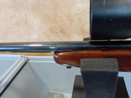 Vendo rifle del fabricante americano Thompson Center modelo TCR 83 Aristocratyc, este modelo probablemente 21