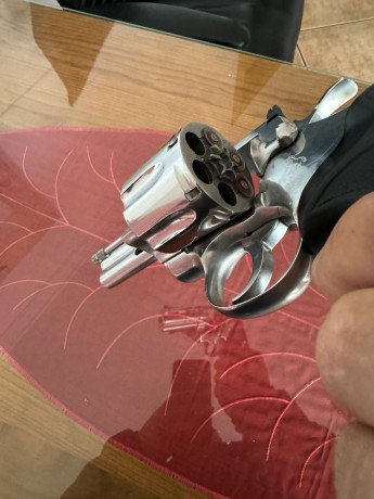 Vendo Colt Python 357, 4" revisado y en perfecto estado,pido 599€ puesto en intervención.
VENDIDO 92
