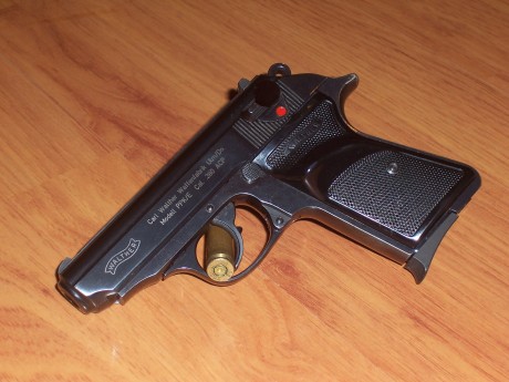 Hola compañeros, 

Con todo este lio sobre el borrador del nuevo reglamento de armas, me he puesto a pensar 20