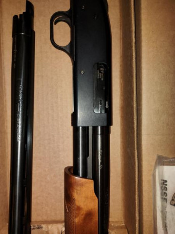 Hola.
Vendo mossberg 500 hunting combo security 12/76 NUEVA , nunca ha salido de casa, comprada el año 11