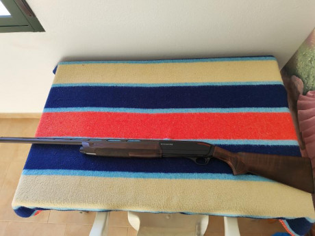 Vendo mi repetidora Winchester SX3. Tiene mecanismo de gases Browning, muy fiable. Dispara cartuchos de 02
