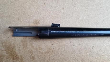 Cañon para beretta serie 301 302 303 y 304 con alza y punto para disparar cartuchos de bala.
Longitud 00