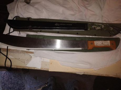 Machete de campo 
Hoja 42cm
Con funda
60€
Los dos 60