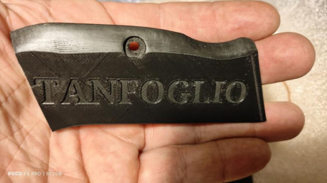 Cachas para empuñadura, realizadas en material plástico 3D negro para el modelo pistola Tanfoglio Limited 02