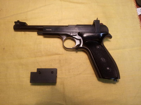 Vendo pistola Baikal MCM modelo Margolin. en muy buen estado, con dos cargadores, contrapeso, y estuche 11