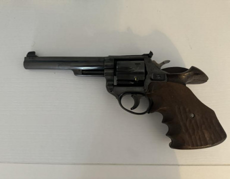 280€ Revolver con muy poco uso se fabricó para fuego central con una precisión perfecta tanto para iniciarse 02