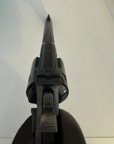 280€ Revolver con muy poco uso se fabricó para fuego central con una precisión perfecta tanto para iniciarse 00