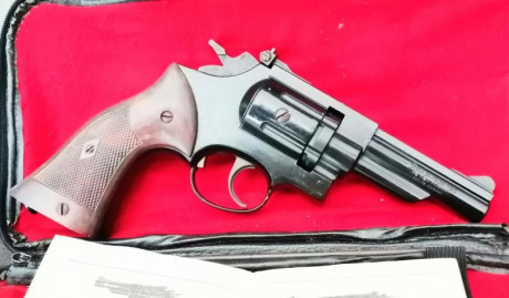 Cambio revólver Crosman modelo 38C, calibre 5,5 por carabina clásica del 4,5.
Al revólver le falta una 02