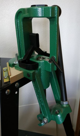 Se vende  prensa de recarga monoestación RCBS Rock Chucker Supreme .
Se entrega con su caja de embalaje 11
