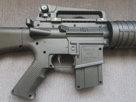Vendo carabina  aire comprimido Ekol M 550. Calibre 5.5. 20 julios. Cañón acero estriado. Asidero y alza 11
