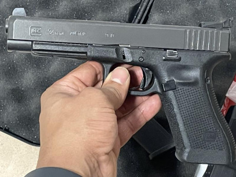 Vendo: pistola Glock 34 generación 4. 
 Calibre 9mm (9x19), 9 parabellum 
 Guiada en F y ubicada en Madrid. 81