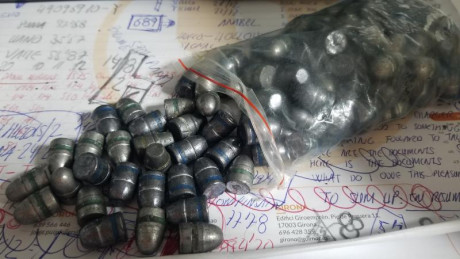 Buenas tardes

Pongo a la venta 200 vainas nuevas a estrenar del 45 LC y 228 puntas de plomo para ese 01