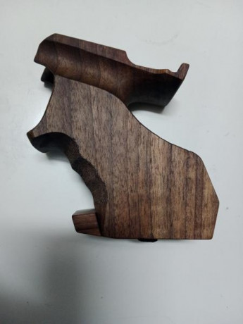 Se vende cacha PARDINI SP, está nueva, no está retocada.
Cacha para todas las versiones.

PARA DIESTRO
TALLA 02