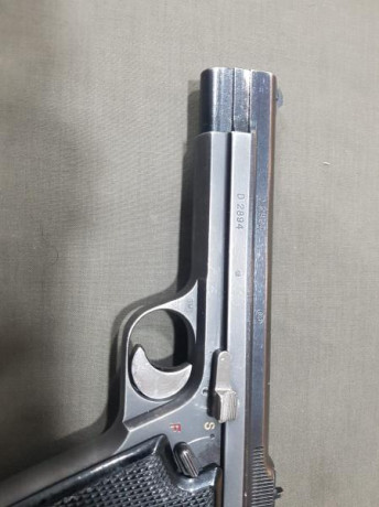 Hola vendo estupenda Sig P210 en cal 9para de 5 pulgadas en perfecto estado por no darle uso por 1500€.
Guiada 20