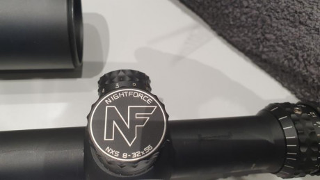 visor Nightforce NXS 8-32X56 de tubo de 30mm con retícula NP-R2 con torretas tácticas, paralaje,  en perfecto 22