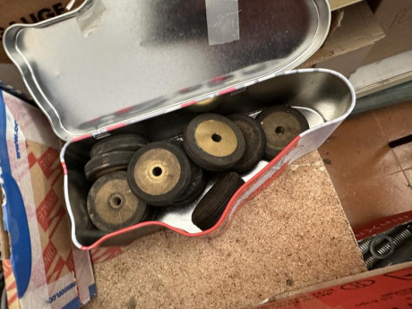 Se vende en lote todos estos recambios para máquinas Kromson 350. Hay muchos nuevos, pero hay bastantes 30
