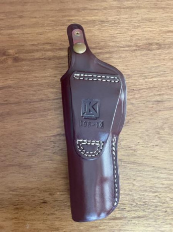 Funda de cuero premoldeada para pistola tipo 1911  de la marca triple K, sin estrenar, perfecta de todo.
40 01