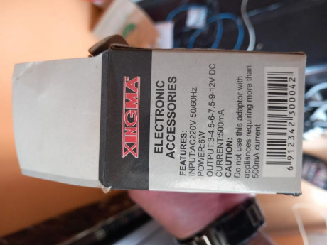 Buenas.
Me han regalado una emisora de 27mhz y su antena, de esas que llevan los camioneros. 
Tenia pensado 10