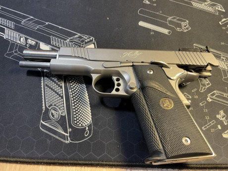 Vendo Kimber stainles target del 9mmPb
Tres juegos de cachas
Esta en madrid
1000€ 01