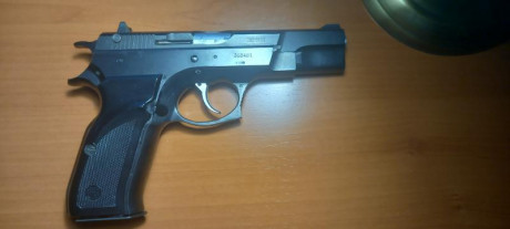 Pongo en venta esta 9mmP "copia" de la CZ 75. Acabados tal vez un poco mas cuidados de los que 02