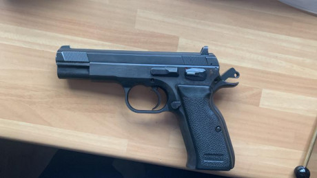 Hola a todos. Pongo a la venta mi tanfoglio p19. El precio 400€. El arma se puede probar en Jaén sin problema. 00