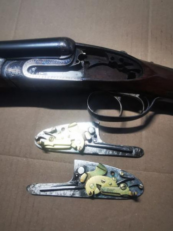 Se vende escopeta paralela Arrieta 510 
Calibre.. 12, 
Cañones de 70 cm. 
Tornilleria dorada 
Guardamanos, 20