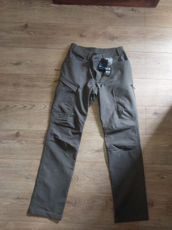 Buenas a todos, he pedido este pantalón KUIU en su página oficial pero me he equivocado en la talla.
Lo 01