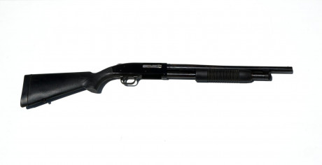 Un amigo me ha pedido poner su escopeta Mossberg calibre 
12/70  modelo 500 de cañón corto 47 cm y cilíndrico. 02