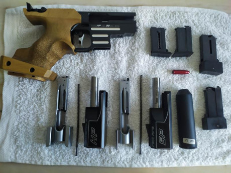 Compañeros/as, la pistola tiene exactamente 5 años. La compró nueva y para tirar en la categoría " 00