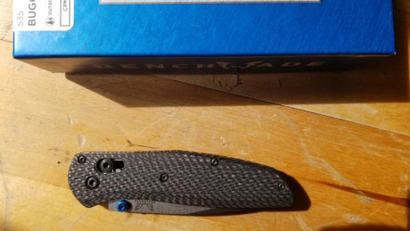 A la venta esta benchmade con cachas en fibra de carbono Customizada por mi. Solo las cachas cuestan 100 10